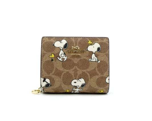 Coach x Peanuts Snap Wallet Snoopy Print CBN32 - Front